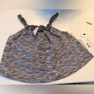 Rylee + Cru Gray and White Wave Patterned Top